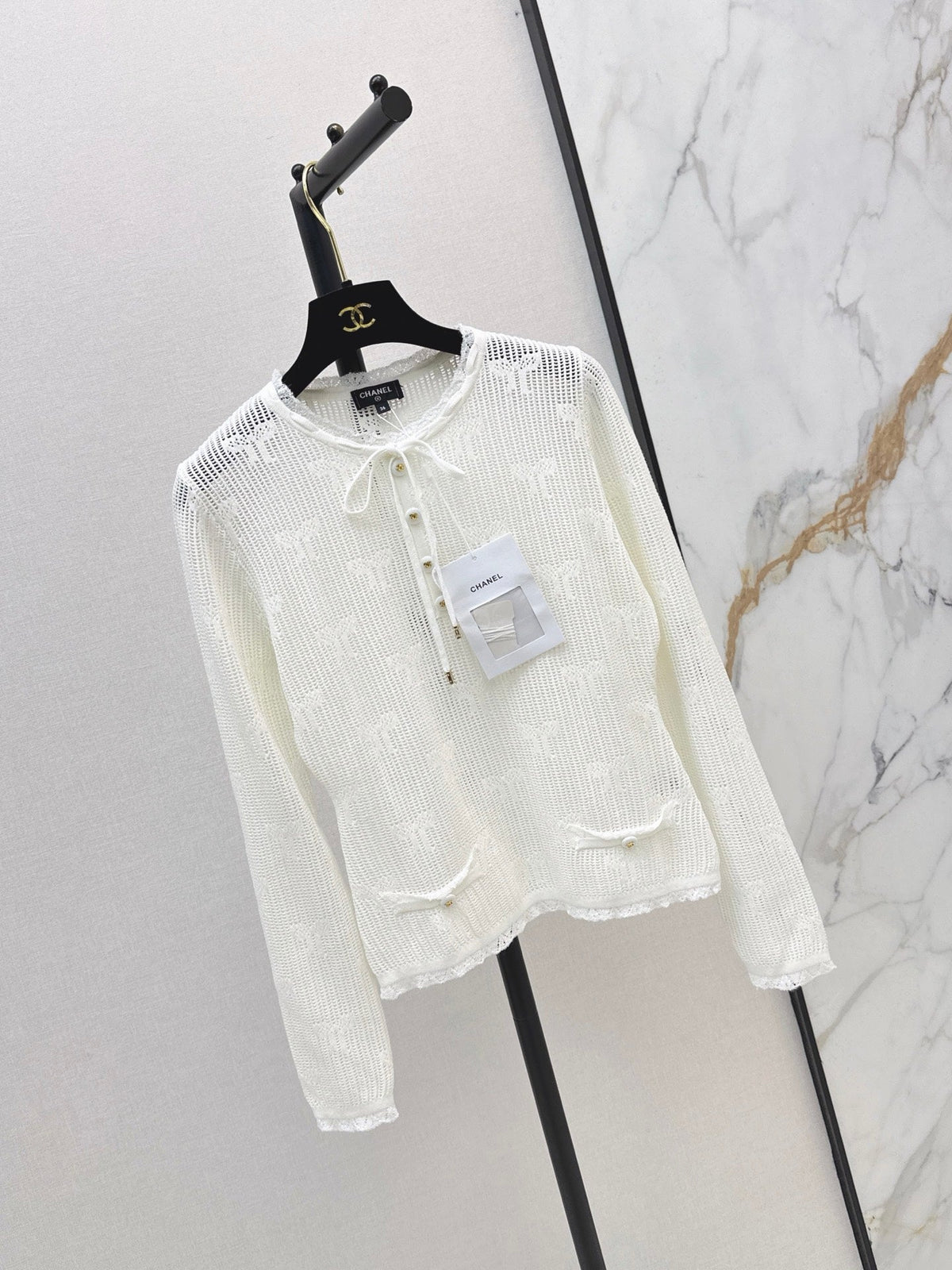 26 Early Autumn Latest Hollow-Out Long-Sleeve Knit Sweater