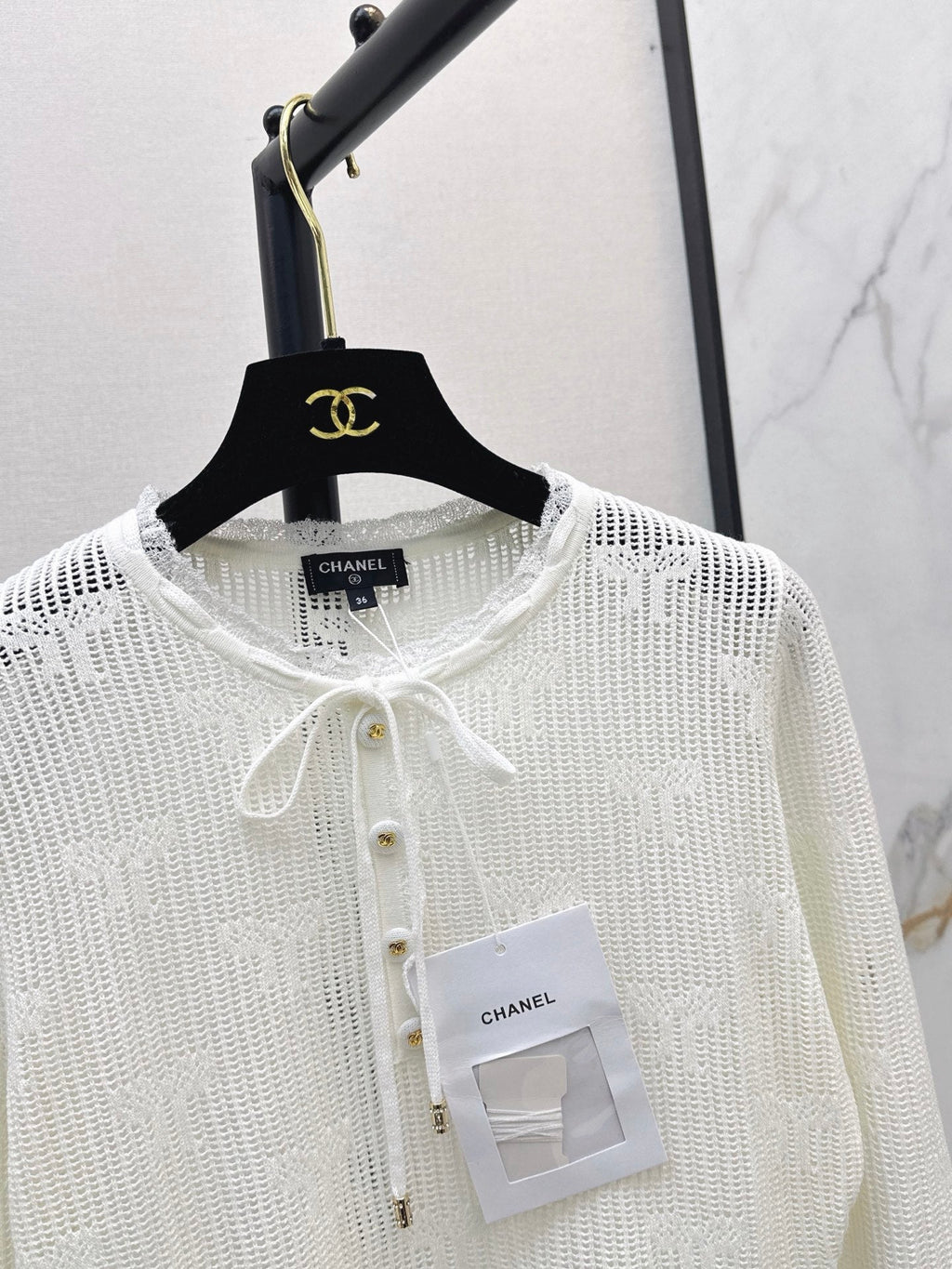 26 Early Autumn Latest Hollow-Out Long-Sleeve Knit Sweater