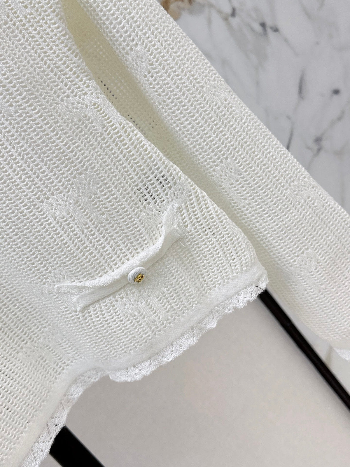26 Early Autumn Latest Hollow-Out Long-Sleeve Knit Sweater