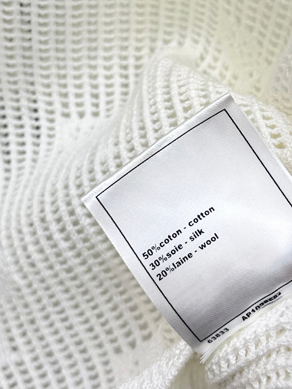 26 Early Autumn Latest Hollow-Out Long-Sleeve Knit Sweater