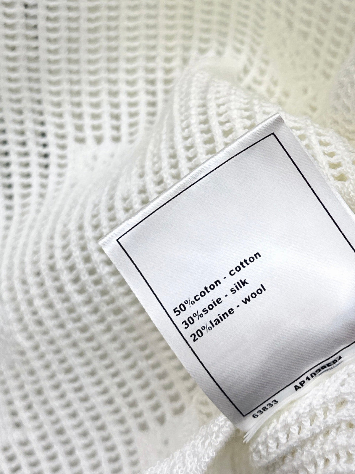 26 Early Autumn Latest Hollow-Out Long-Sleeve Knit Sweater