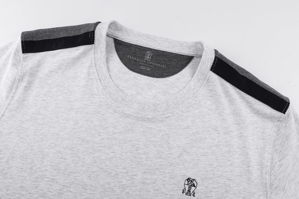 Color blocked short sleeved T-shirt