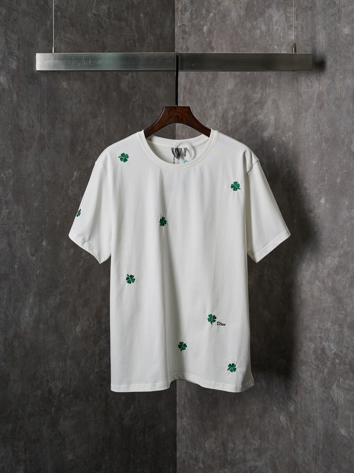 Four leaf clover embroidery pattern cotton loose round neck short sleeved T-shirt