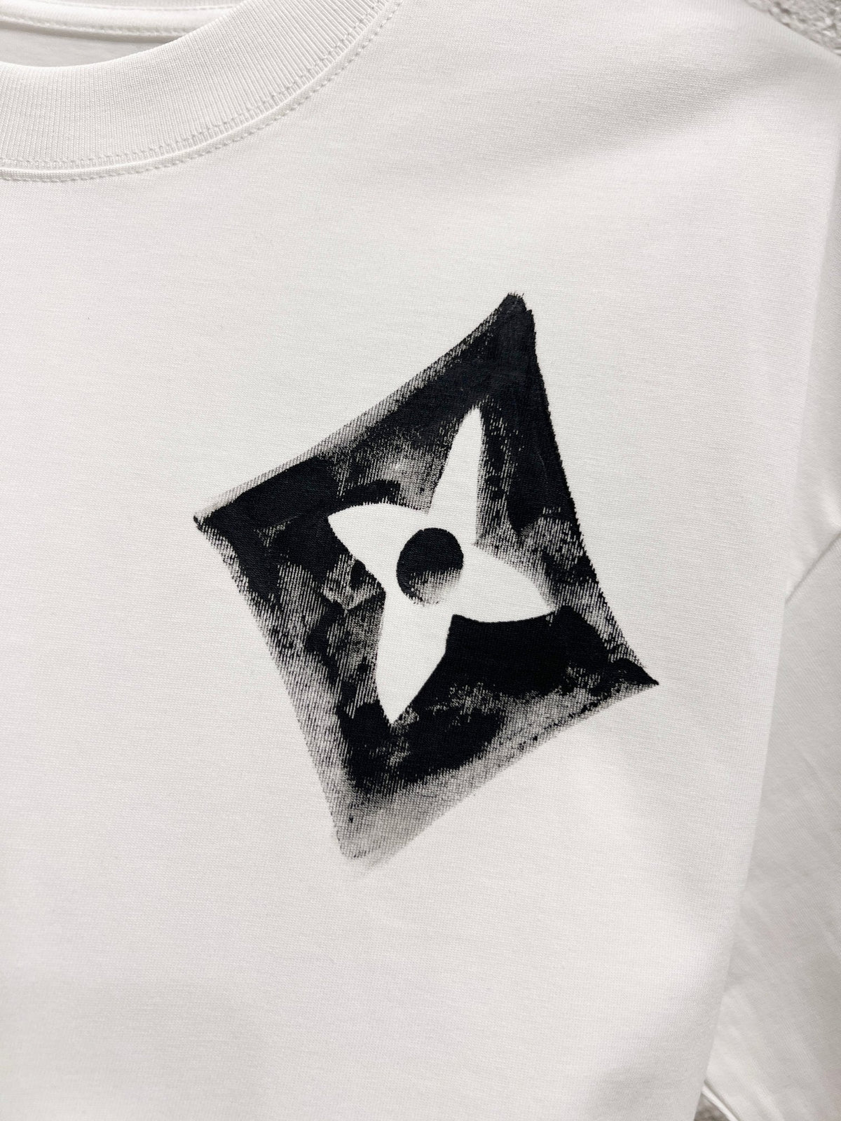 Loose hand drawn T-shirt -10