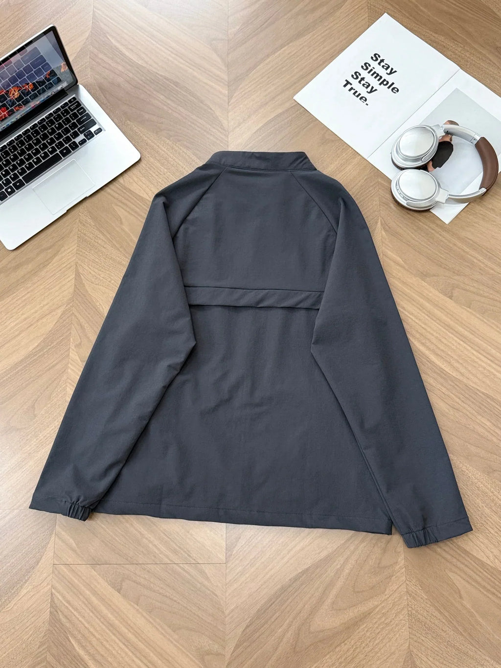 Windproof soft shell jacket