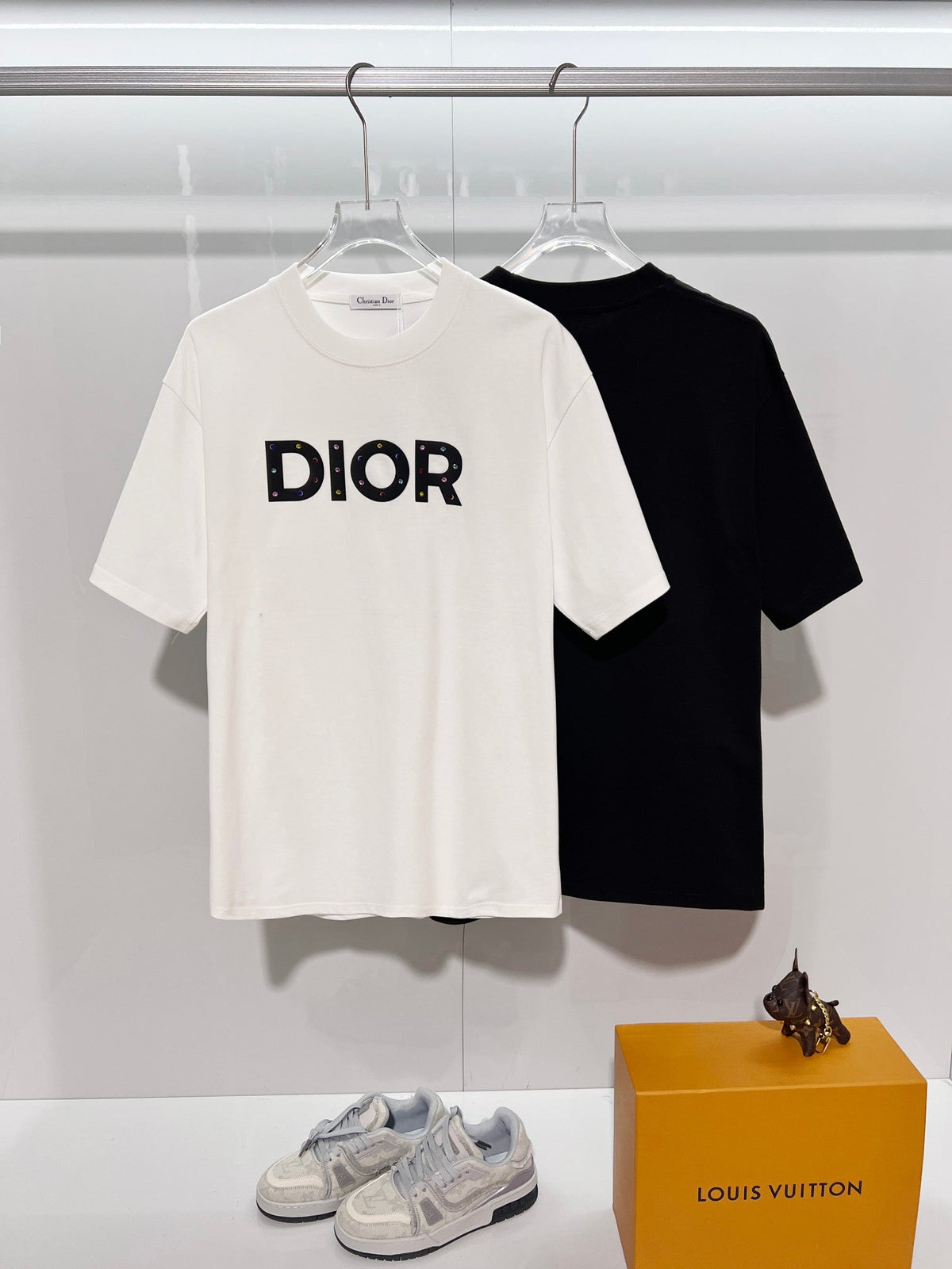 Colorful diamond embellished offset letter round neck T-shirt