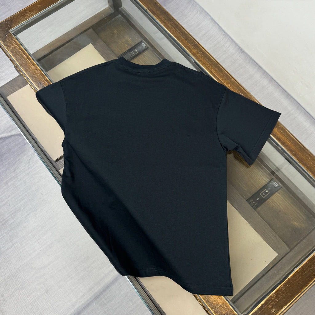 Latest short sleeved round neck T-shirt