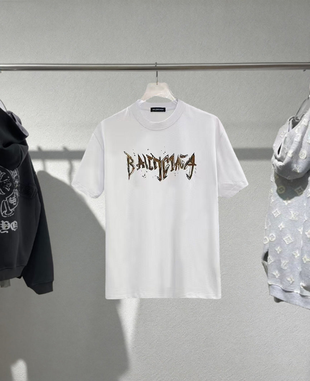 Chest sticker printed logo round neck short sleeved T-shirt 2