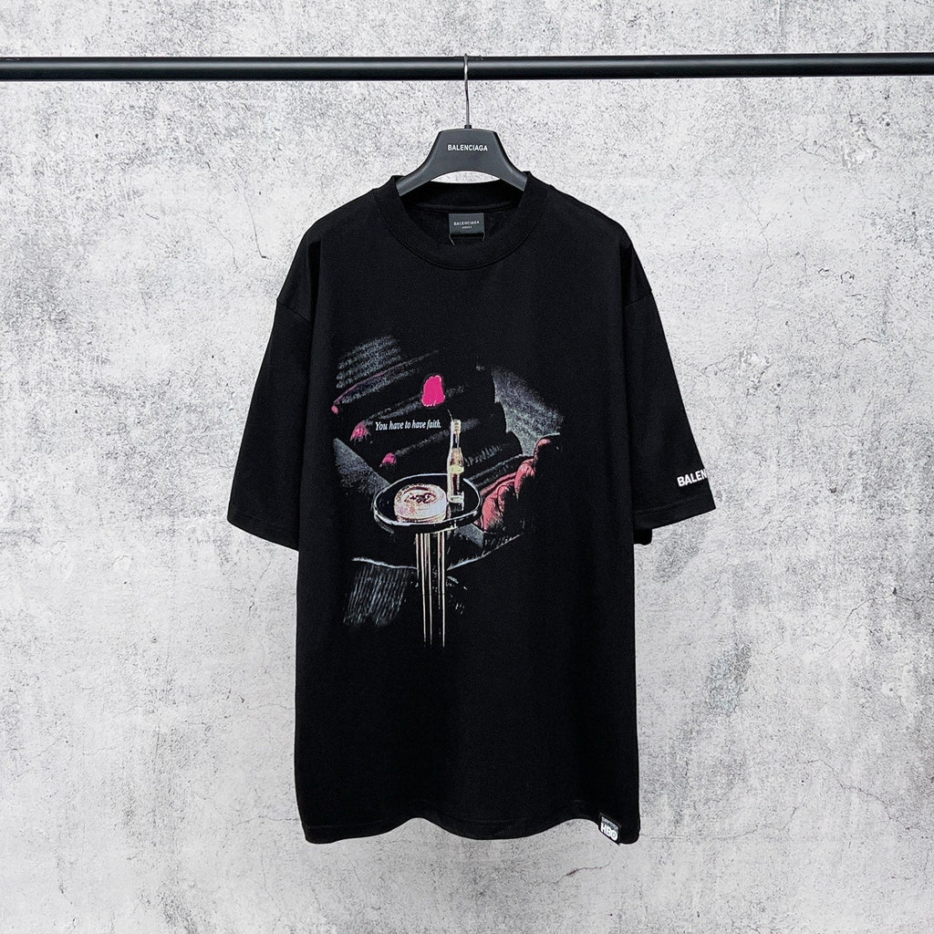 Embroidered letter short sleeved T-shirt