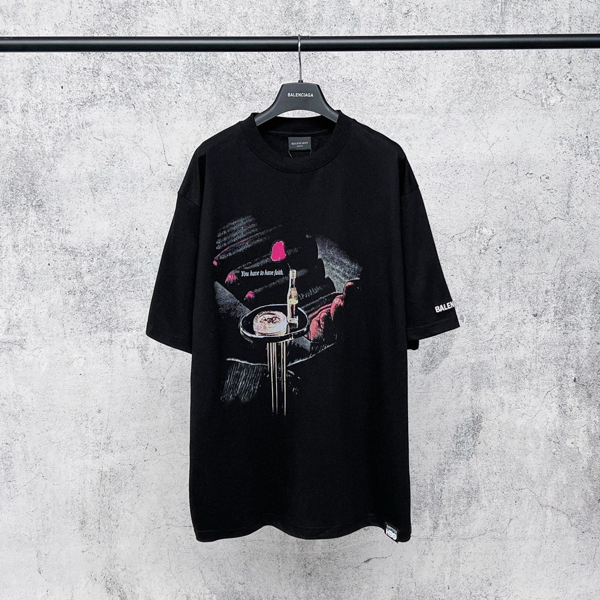 Embroidered letter short sleeved T-shirt