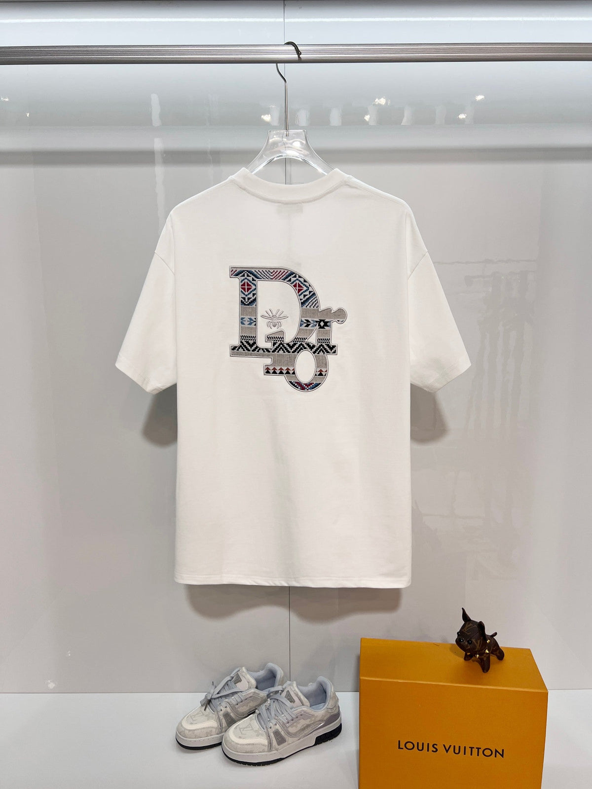 New Color blocked Ten Thousand Needle Embroidered Bee Letter Short Sleeve