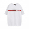Classic red and green color scheme with horseneck buckle letter printed short sleeved T-shirt