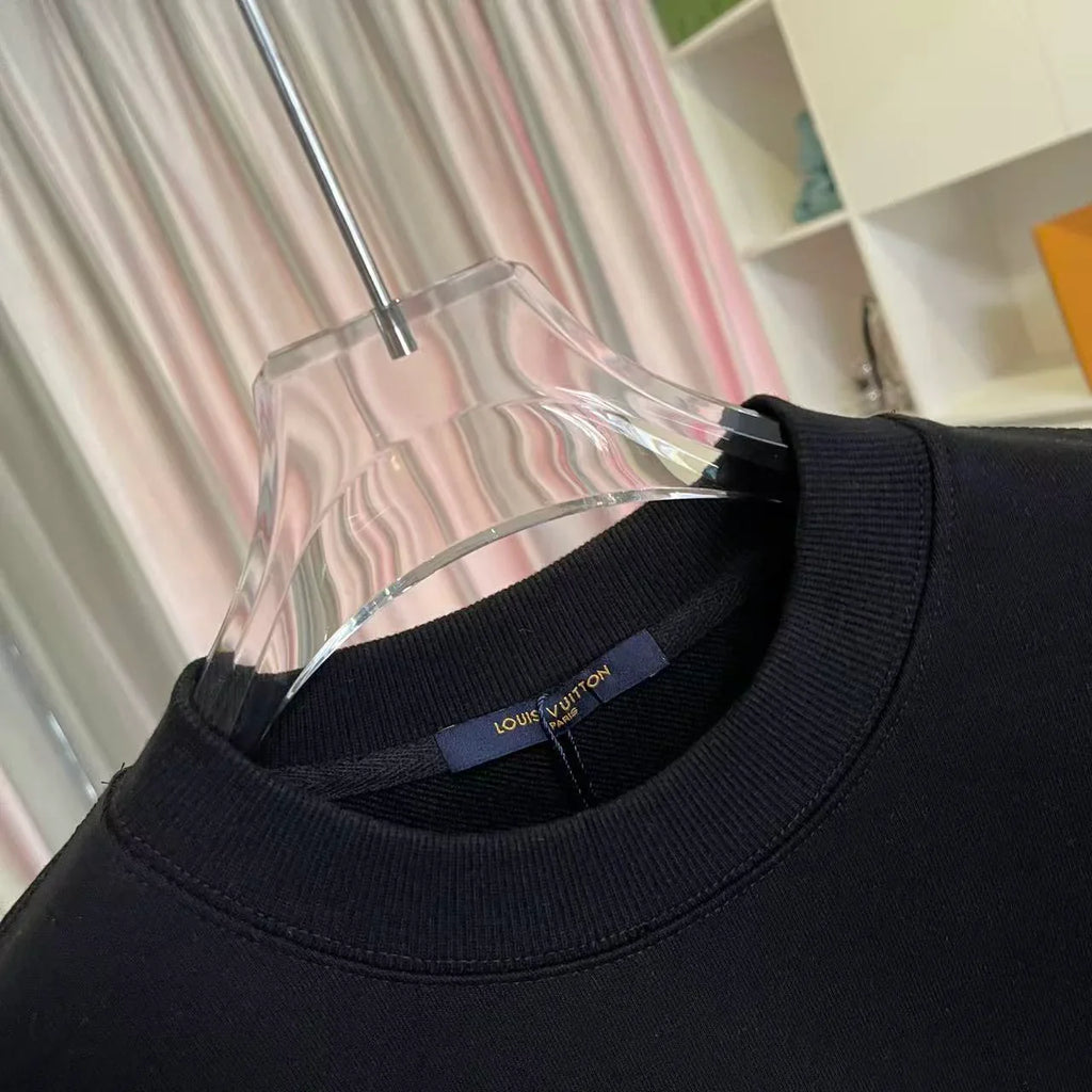 Gold thread embroidered letter logo round neck hoodie