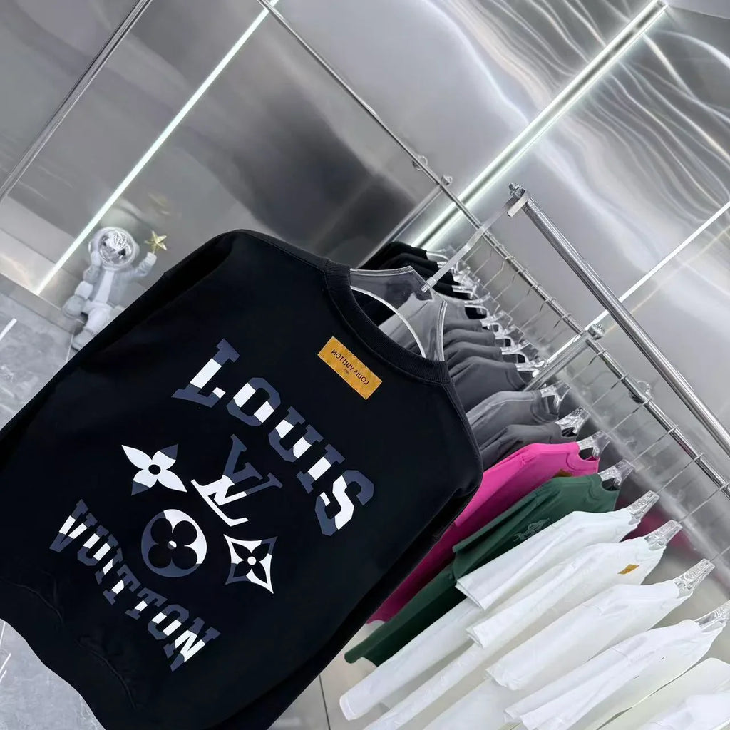 Autumn and winter new round neck long sleeved sweatshirt