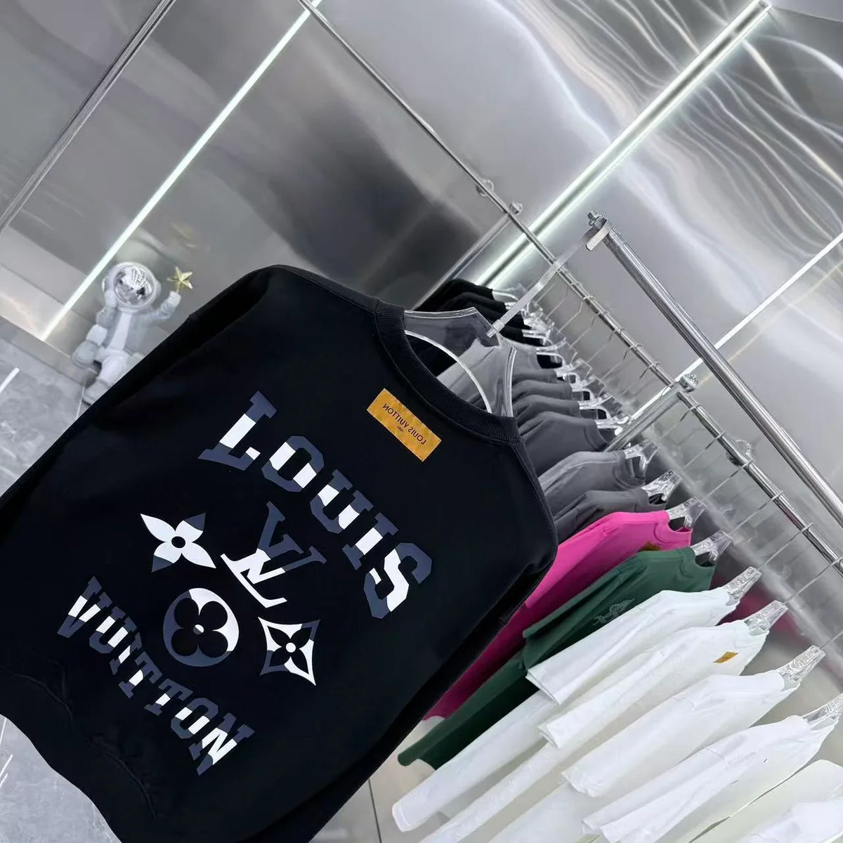 Autumn and winter new round neck long sleeved sweatshirt