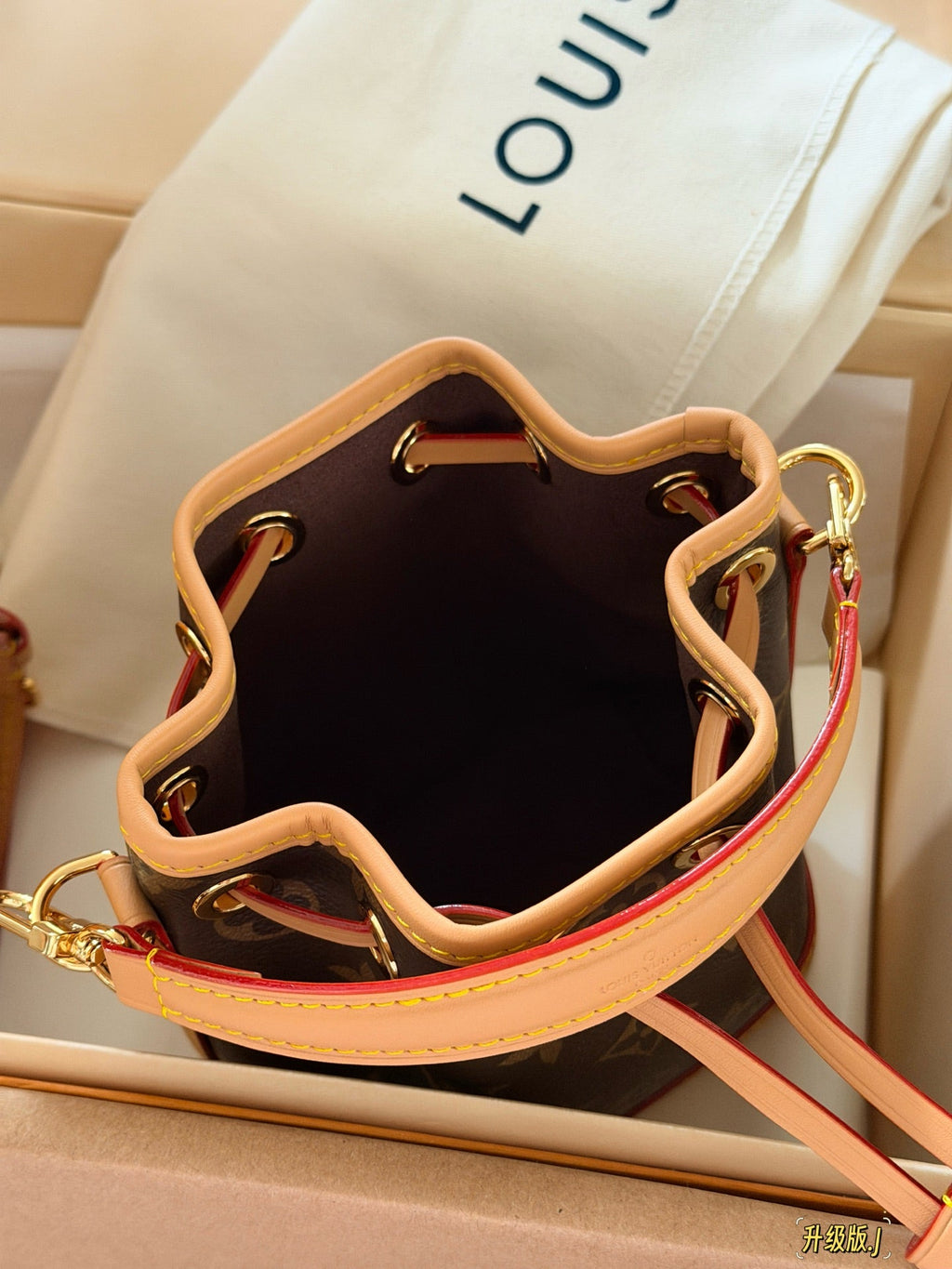 Old flower drawstring mini bucket bag