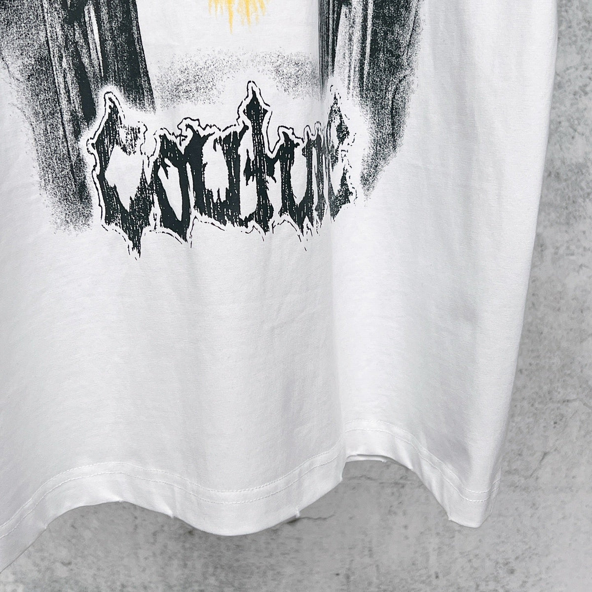 Wear out finished clothing, spray printed short sleeved T-shirt