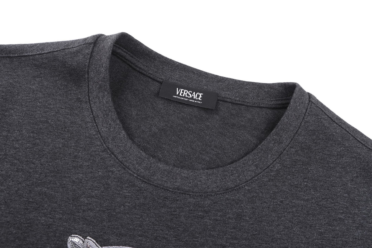 Embroidered cotton plain knit short sleeved T-shirt