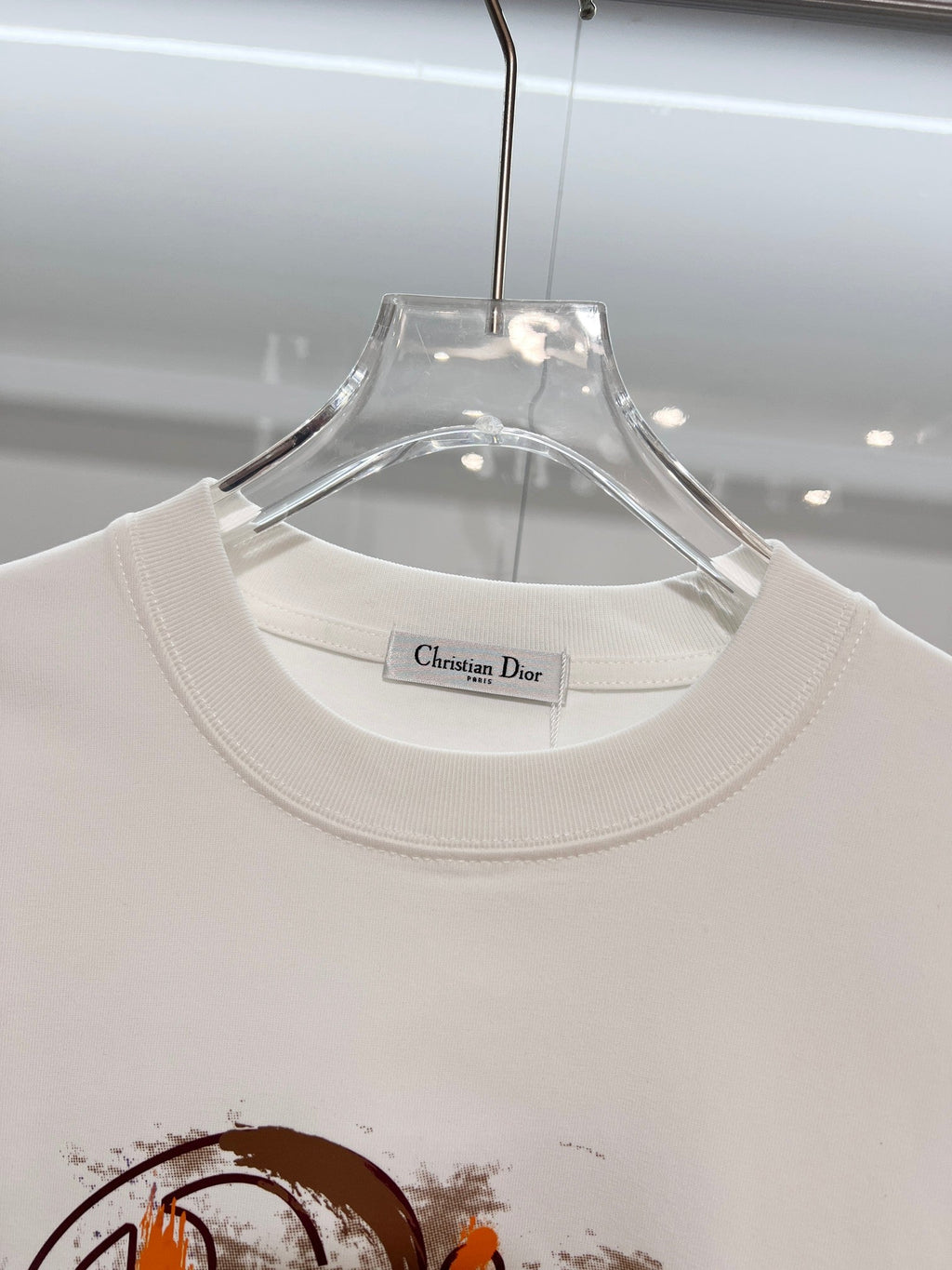 Color blocked graffiti messy offset letter round neck T-shirt