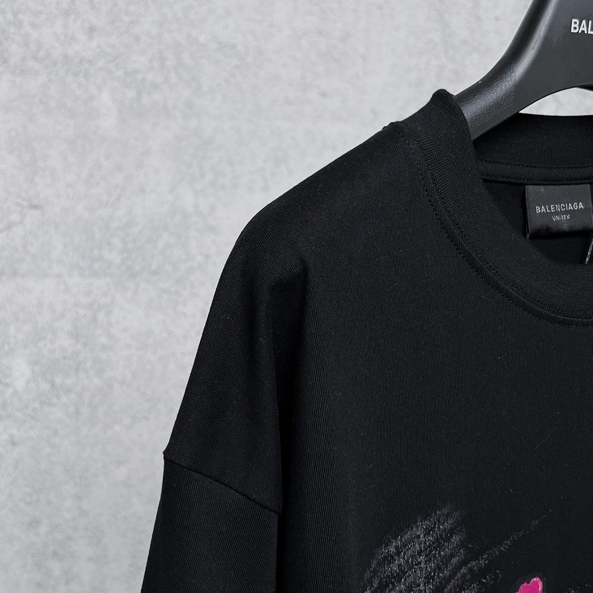 Embroidered letter short sleeved T-shirt