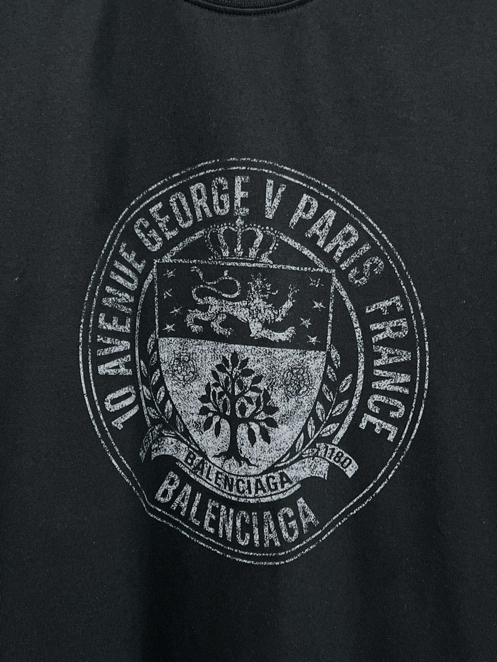 New Front Retro Badge Icon Printed T-shirt