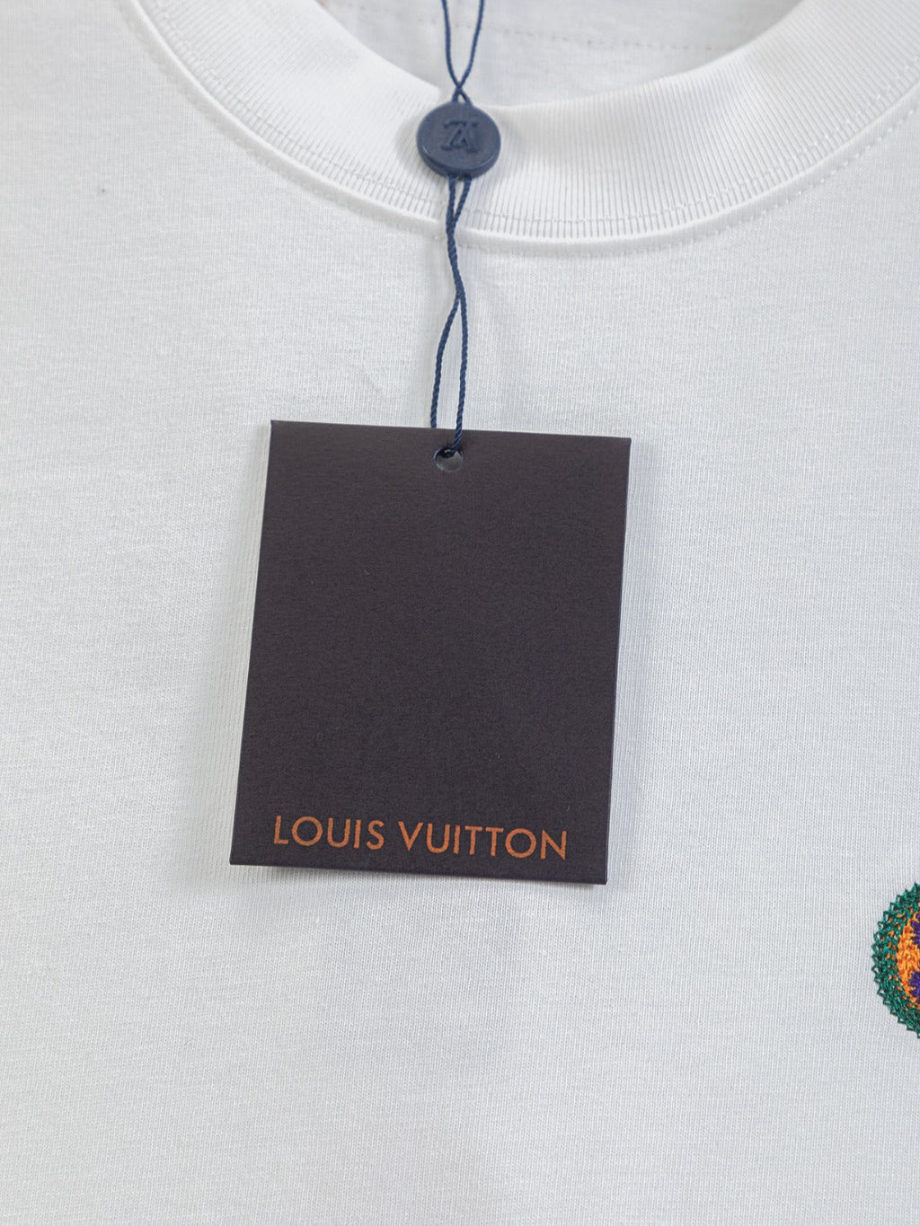 Four leaf clover embroidered round neck T-shirt