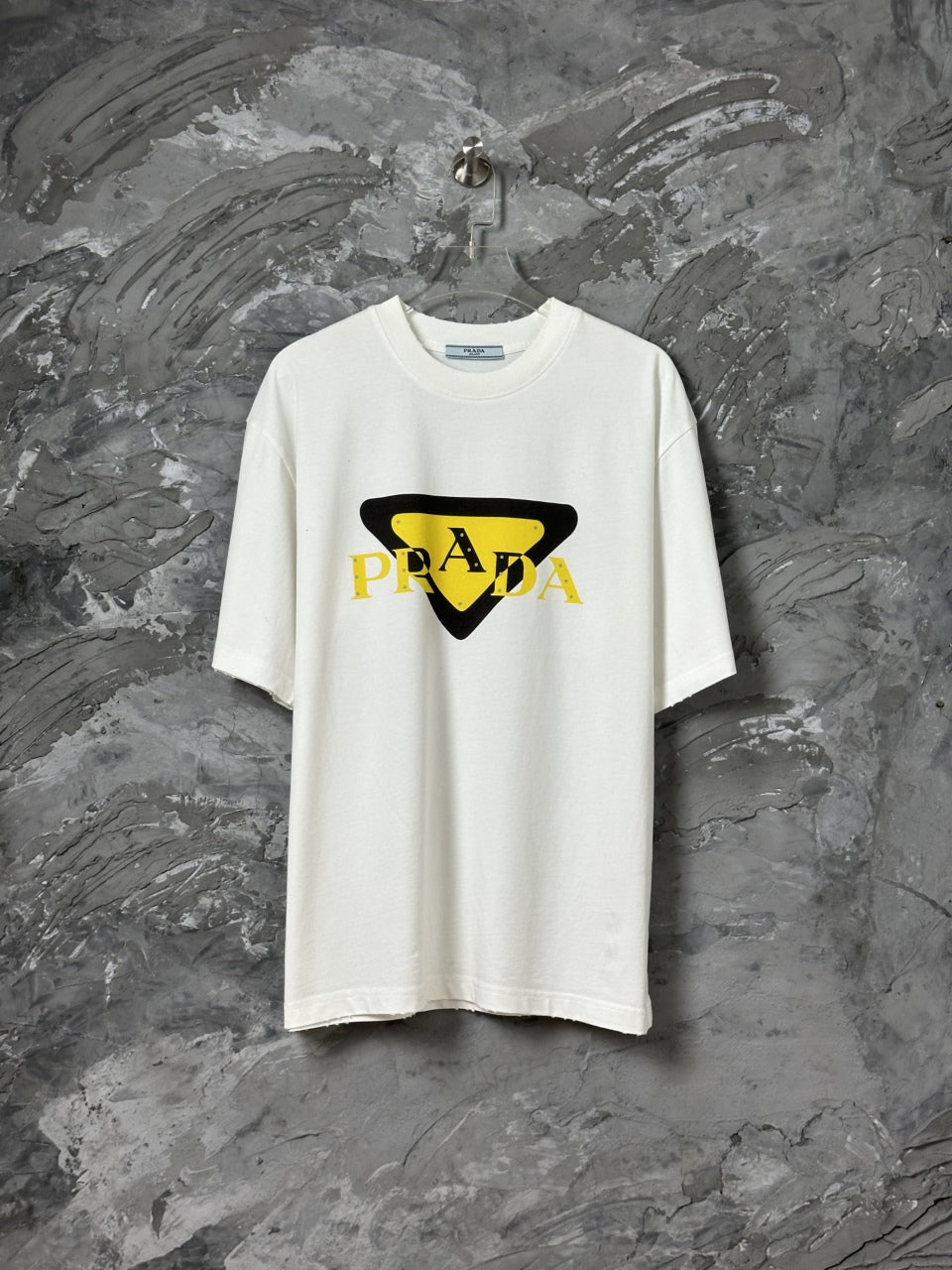 Loose fit version Unisex short sleeved t-shirt