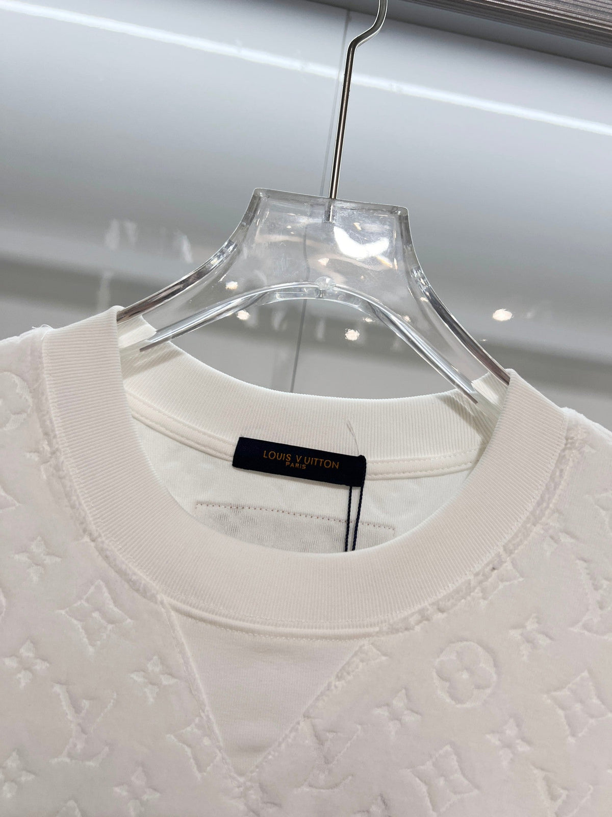 Dark patterned jacquard clover letter t-shirt