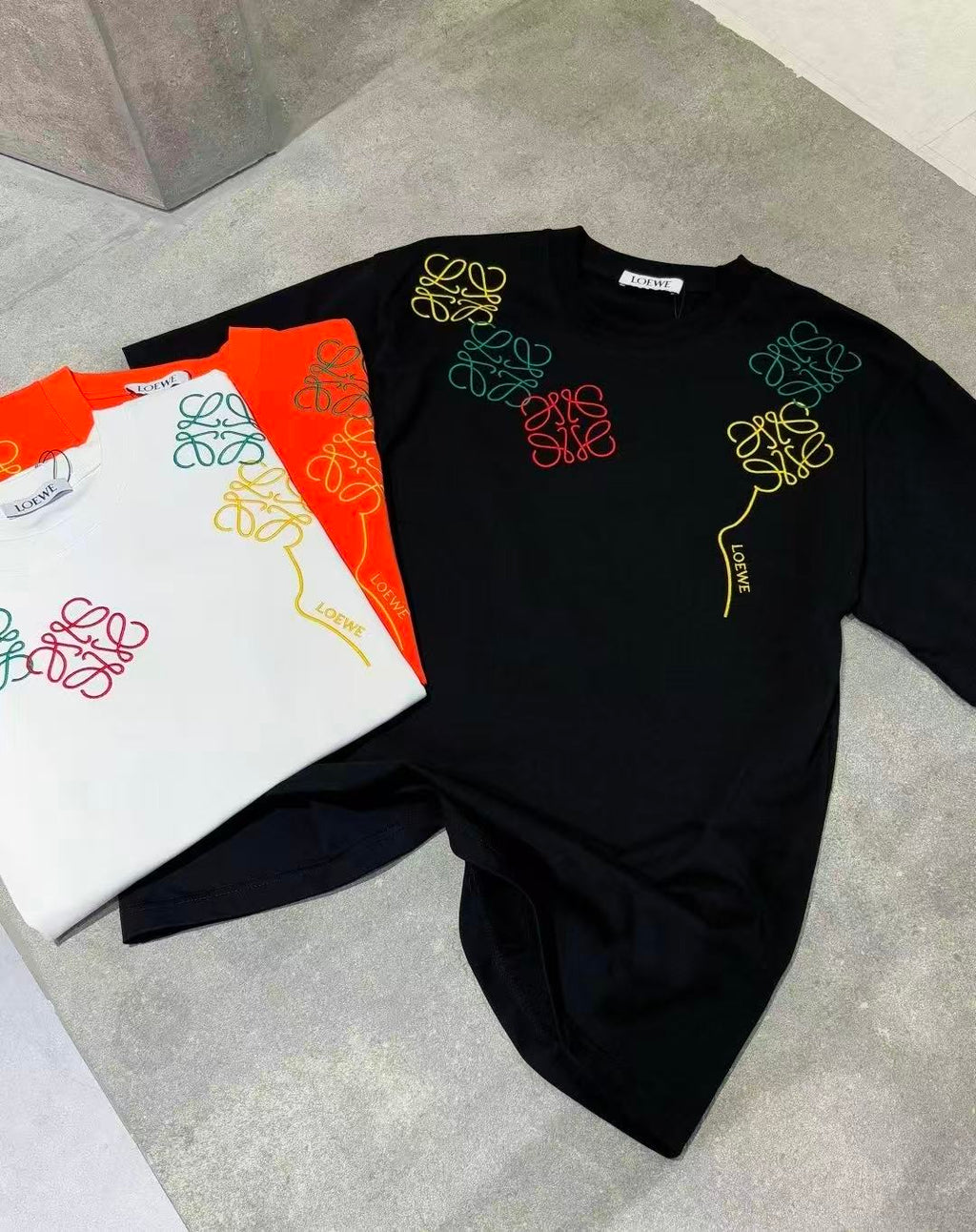 Three-Color Embroidery T-Shirt
