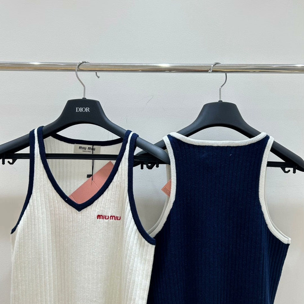 25 Summer Letter Color-blocked V-neck Knitted Vest