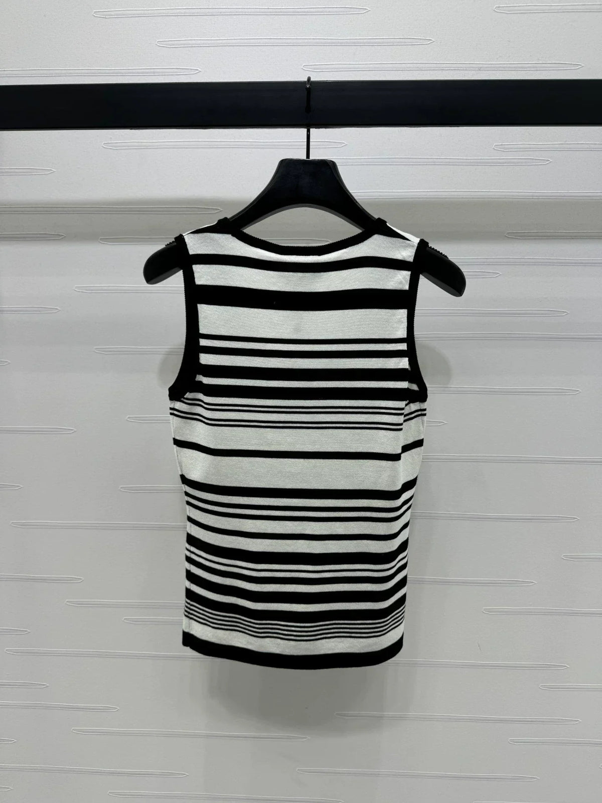 25 Spring and Summer Newest Style! U-neck striped knitted vest