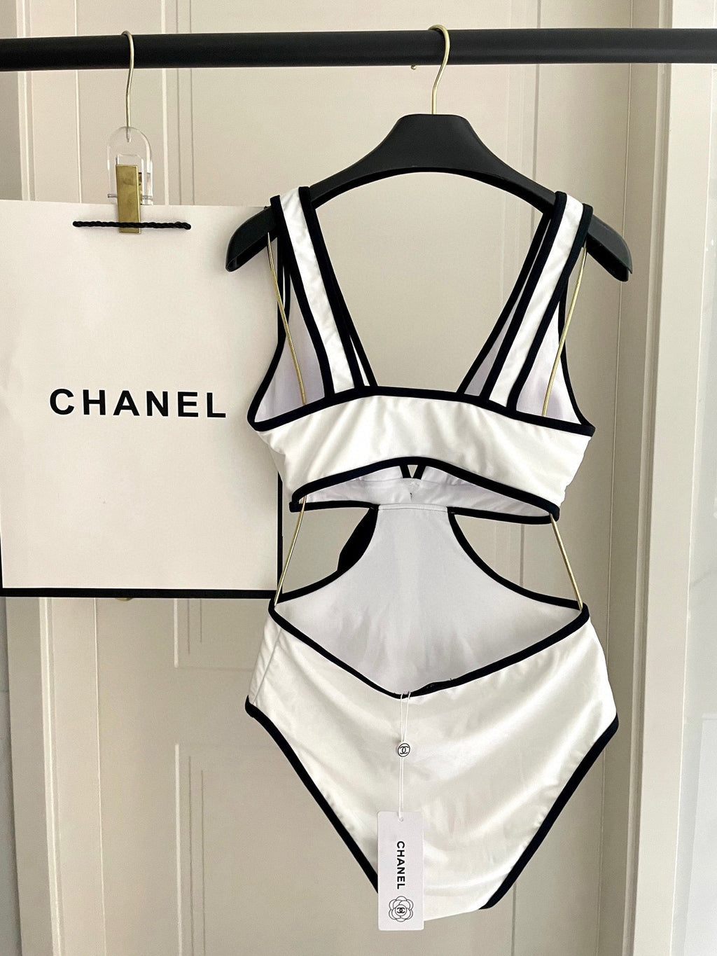 25 One-piece bow swimsuit