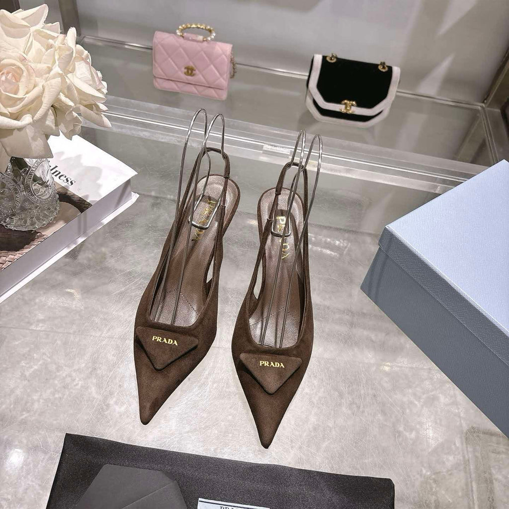 Early spring pointed high-heeled sandals