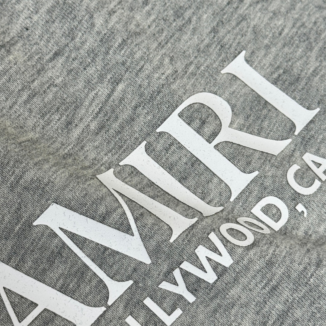 Latest short sleeved round neck T-shirt
