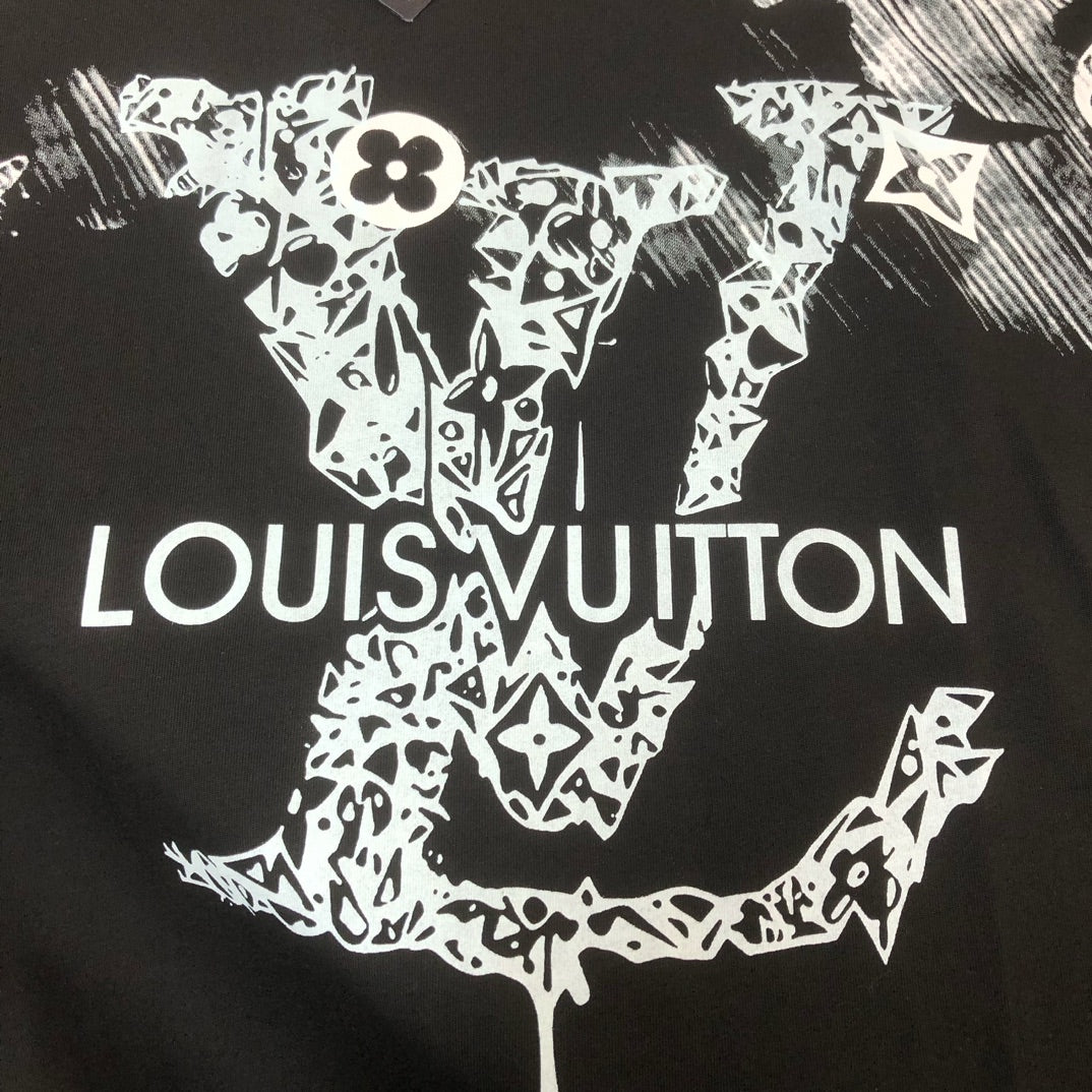 Latest versatile short sleeved T-shirt for both men and women