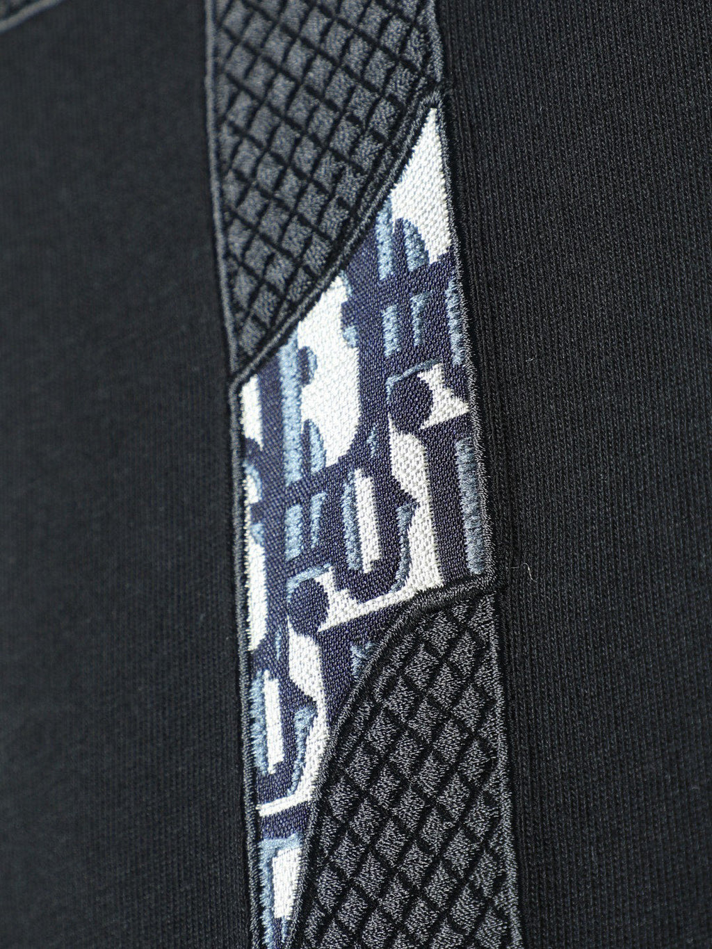 Chest letters 🪡 Embroidery+Simplified Letter Large Logo T-shirt at the Back