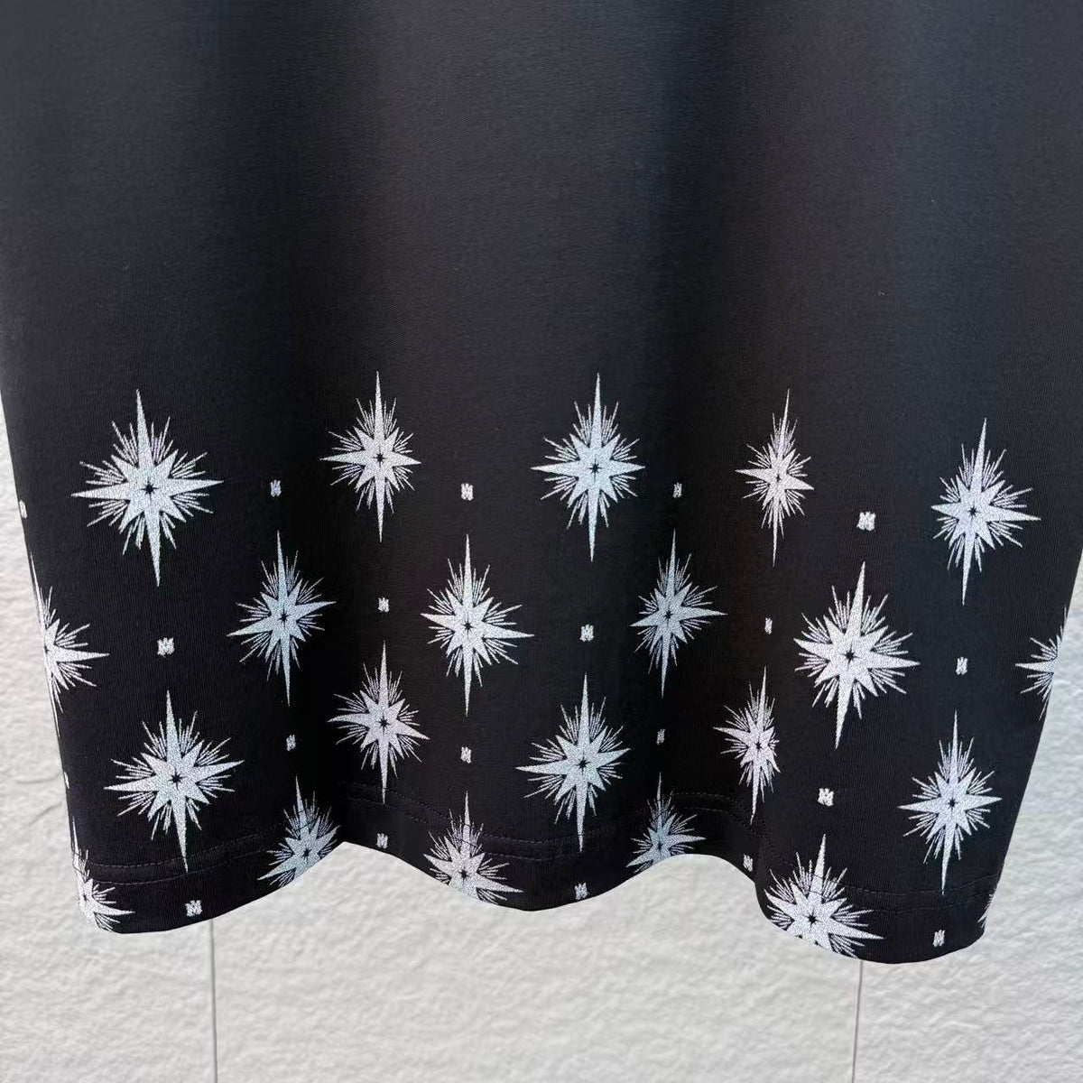 Hexagonal star print+embroidered round neck short sleeved T-shirt