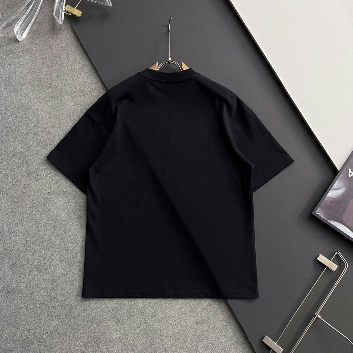 Summer new round neck short sleeved shirt