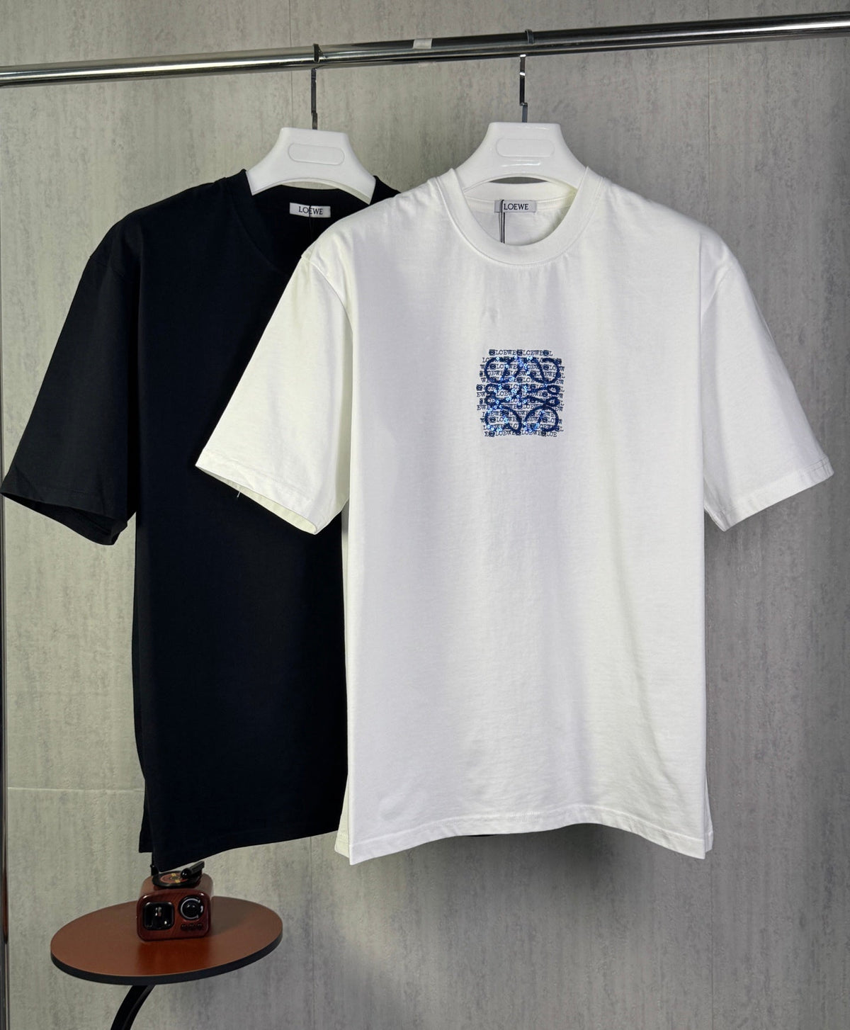 Craftsmanship Classic Embroidered Pattern unisex T-shirt