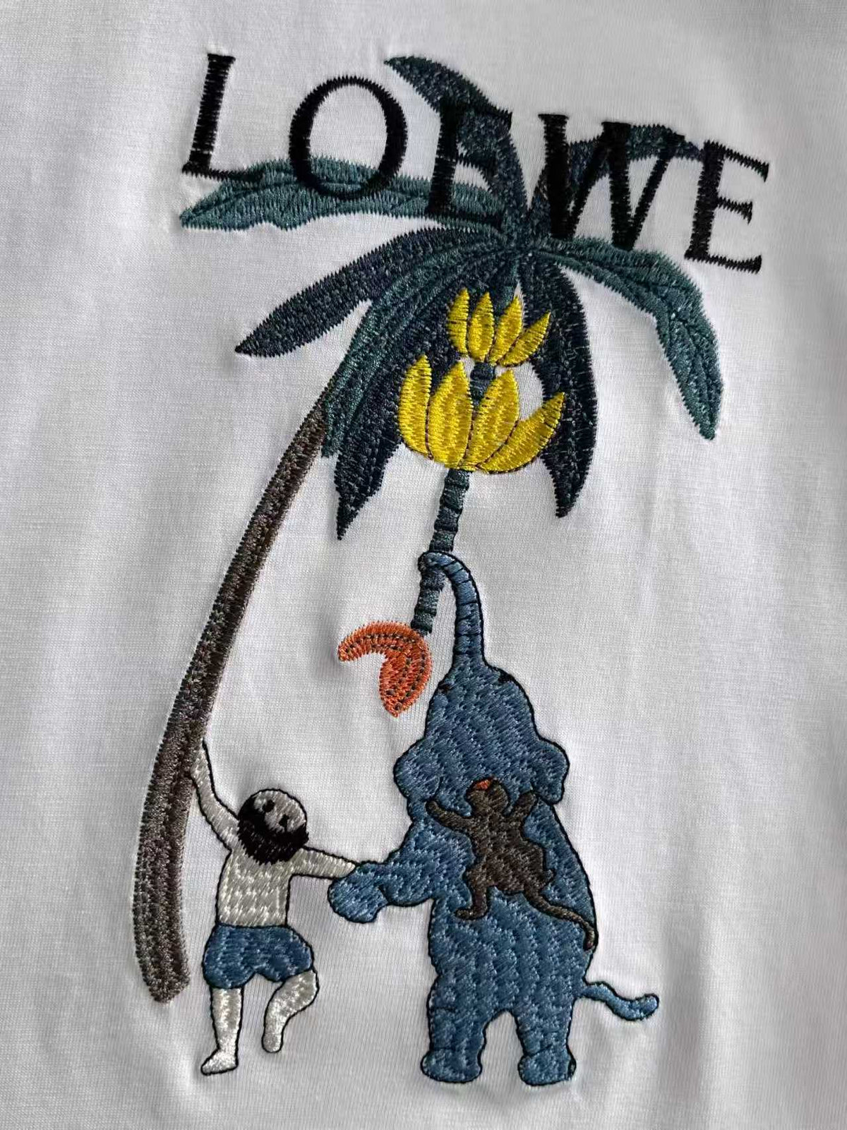 New embroidered letter T-shirt