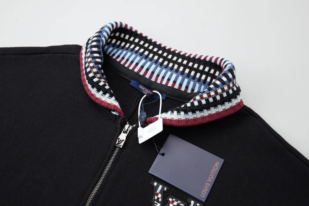 Knitted zipper jacket with grid collar and letter stickers