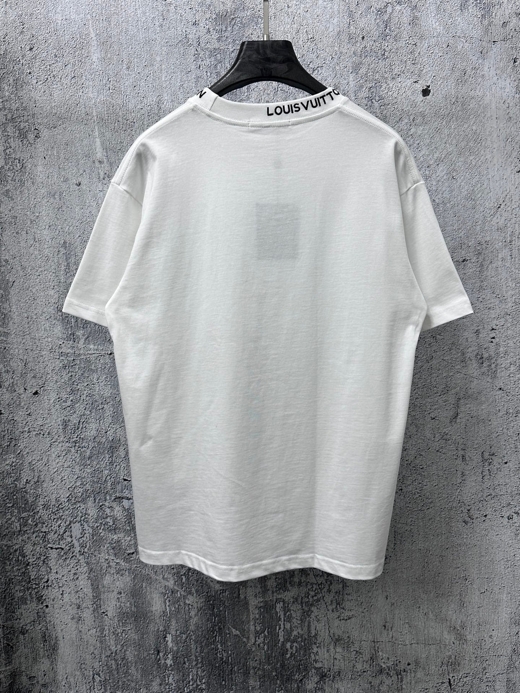 Embroidered collar, small leather pocket, short sleeved, unisex