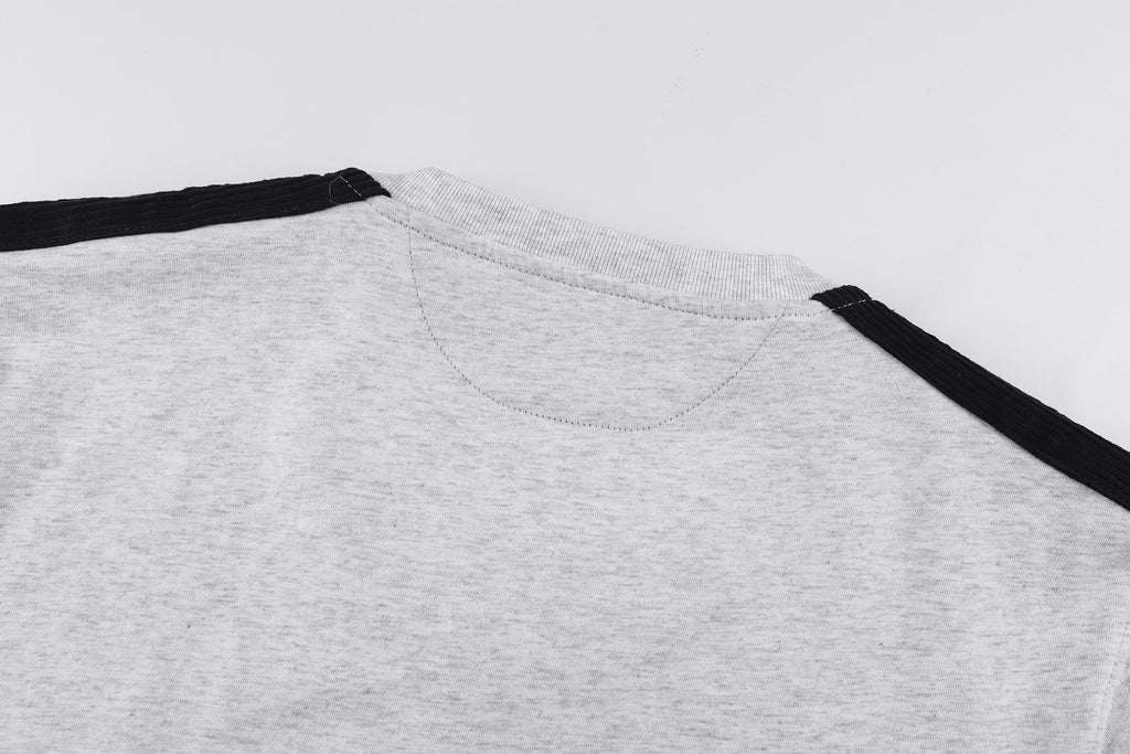 Color blocked short sleeved T-shirt