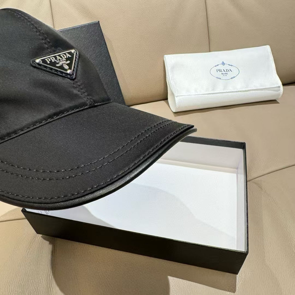 New triangular metal baseball cap
