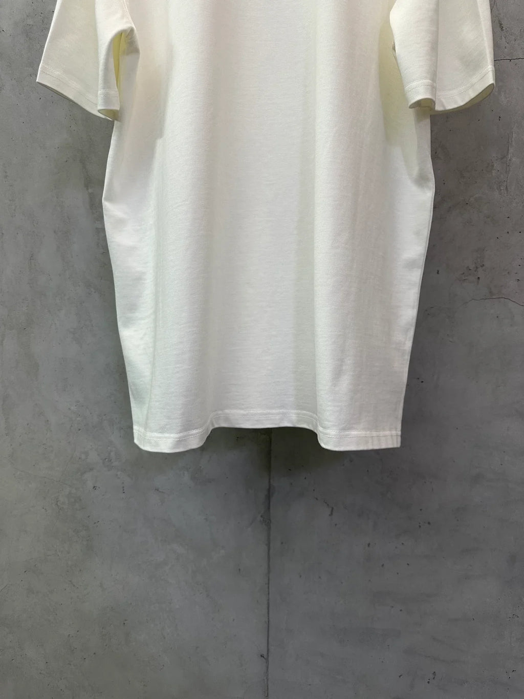 Short sleeved T-shirt with letter pattern