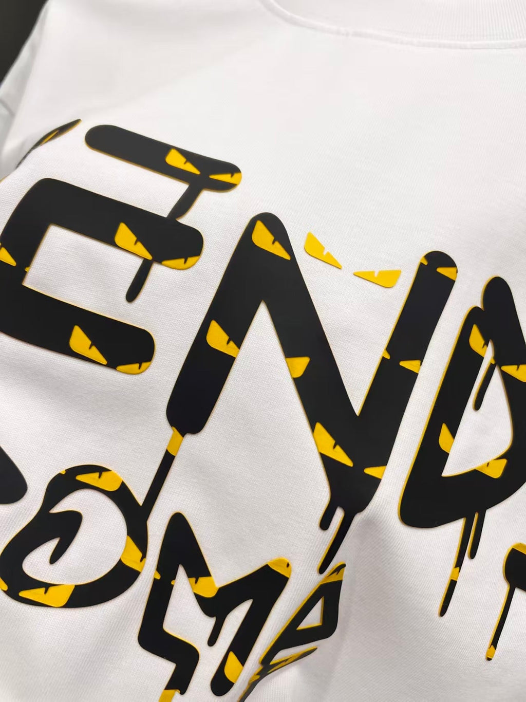 New round neck short sleeved T-shirt