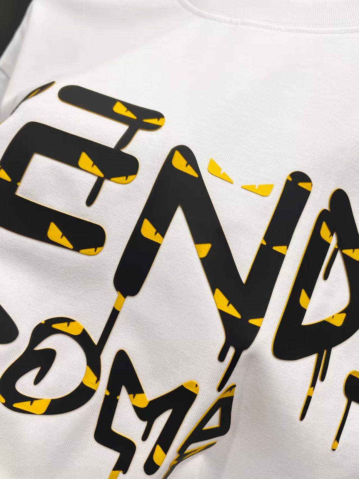 New round neck short sleeved T-shirt