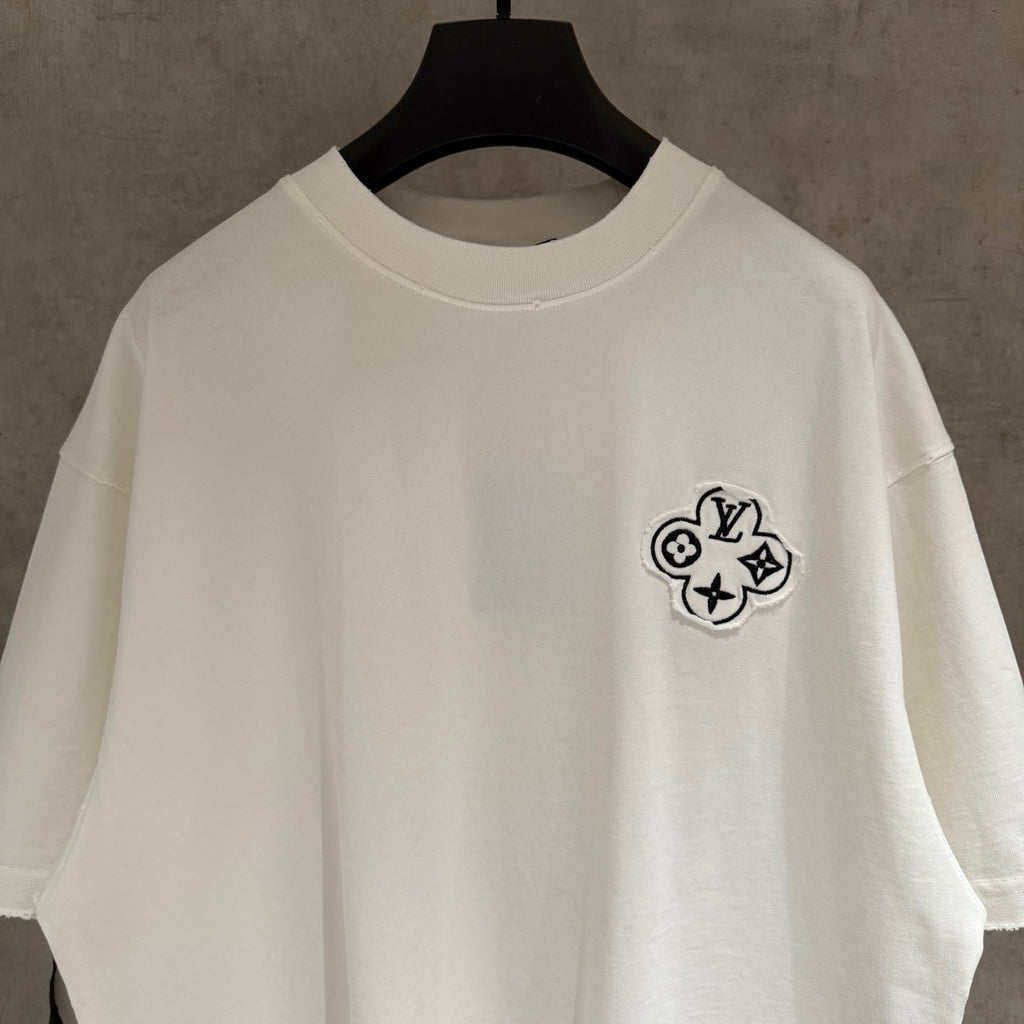 Embroidered short sleeved T-shirt
