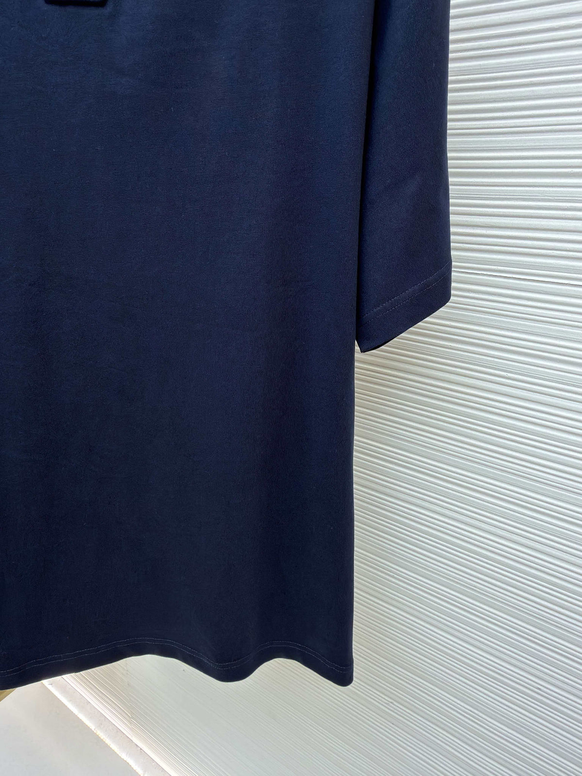 Embossed small label T-shirt
