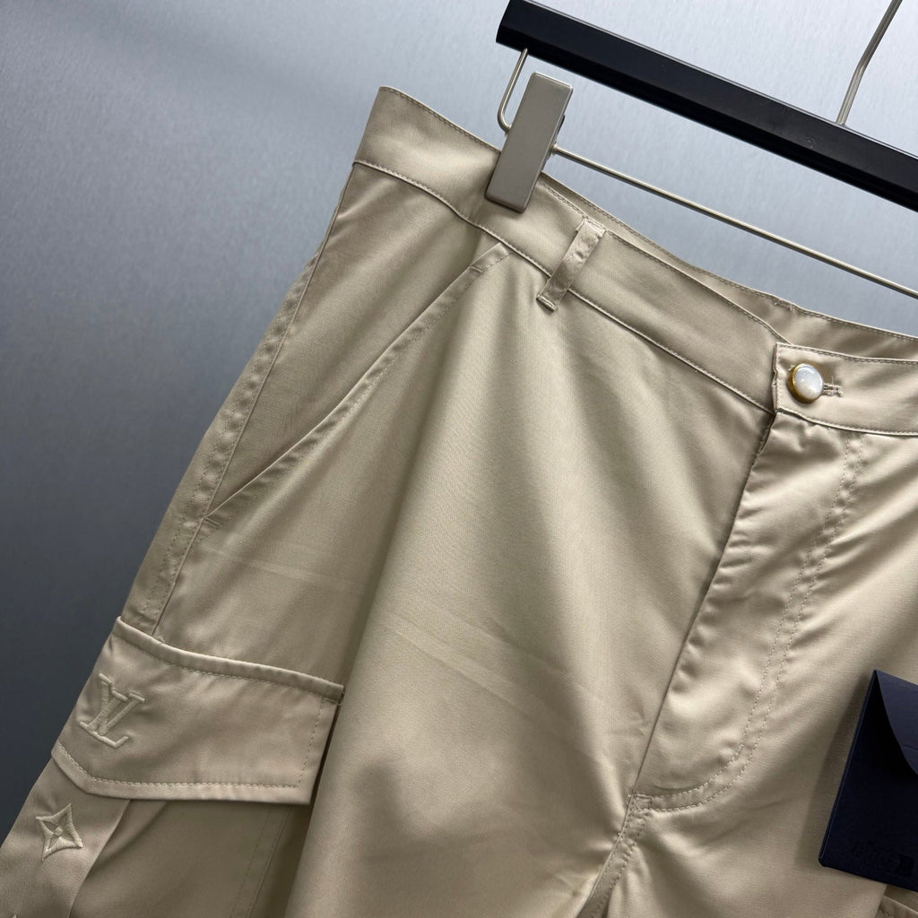 Old flower three-dimensional pocket workwear shorts